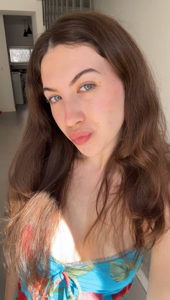 Nude girl Amber in Mar del Plata