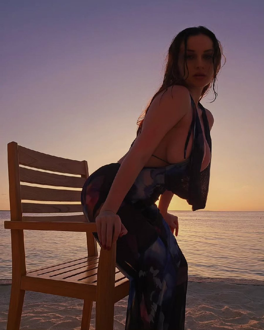 Sexy girl Miranda Faith nude in Mar del Plata